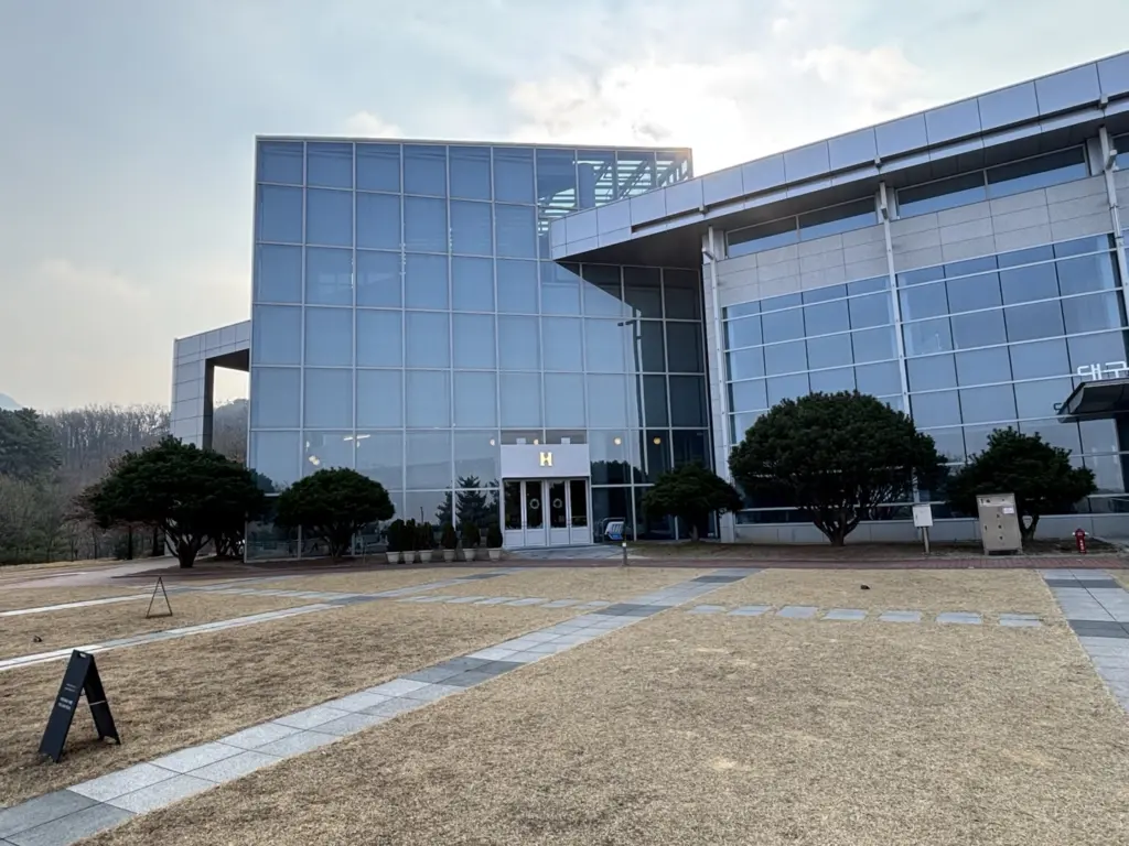 만남과 예술 그 사이, 핸즈커피 대구 미술관점